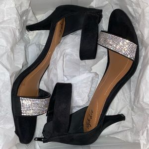 Black with sparkles heels size 7
